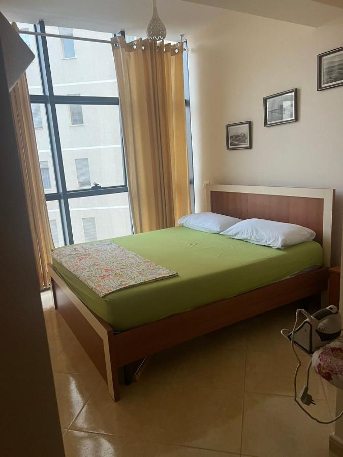 Mimi'S Beach Apartment Vlore Exterior photo